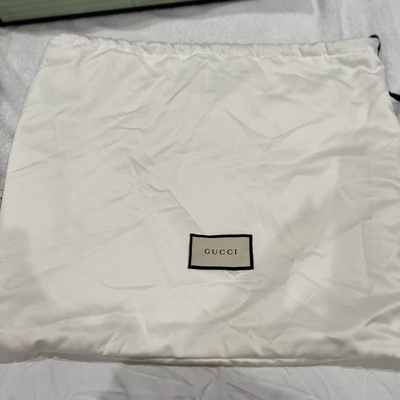 100% authentic Gucci blue velvet medium GG Marmont Matelasse bag. Dust bag & box - Picture 4 of 5